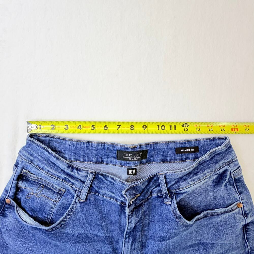 Judy Blue Women's Relaxed Fit Raw Hem Crop/Ankle Blue Denim Jeans Size 18W - Picture 9 of 11